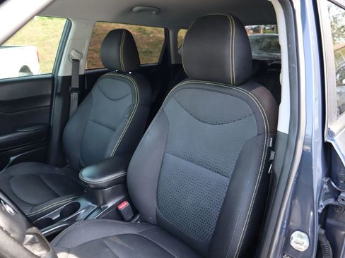 Used 2016 Kia Soul + FWD image 10