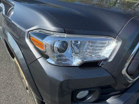 Certified 2023 Toyota Tacoma SR5 AWD/4WD image 12