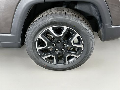 Used 2018 Jeep Compass Trailhawk w/ Leather Interior Group image 11