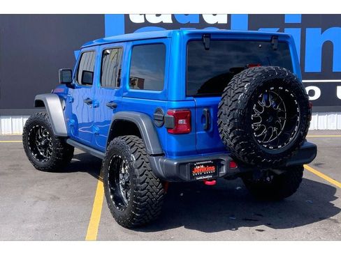 Used 2025 Jeep Wrangler Unlimited Rubicon w/ Convenience Group AWD/4WD image 12