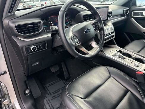 Used 2022 Ford Explorer XLT w/ Equipment Group 202A image 22