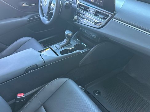 Certified 2025 Lexus ES 300h w/ Premium Package FWD image 12