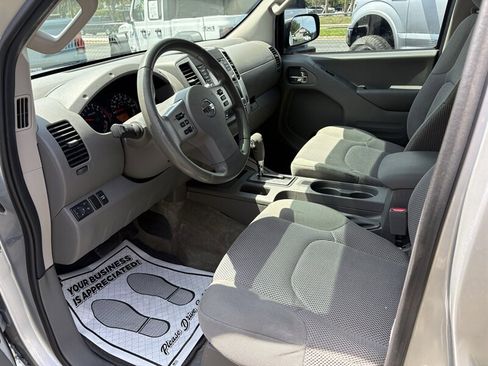 Used 2017 Nissan Frontier SV RWD image 8
