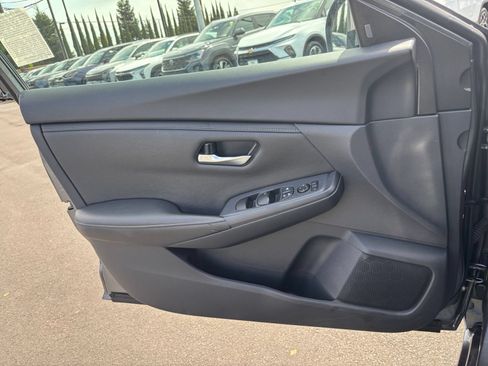 Used 2025 Nissan Sentra SV FWD image 15