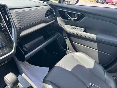 Used 2025 Subaru Forester Limited AWD/4WD image 18