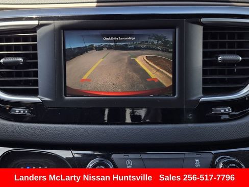 Used 2023 Chrysler Voyager LX image 21