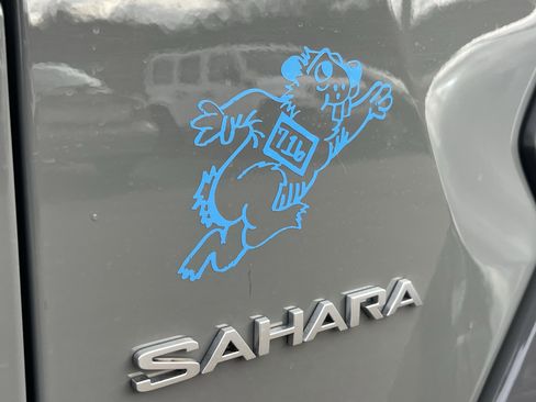 Used 2022 Jeep Wrangler Unlimited Sahara w/ Cold Weather Group image 11