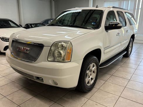 Used 2007 GMC Yukon XL Denali image 3