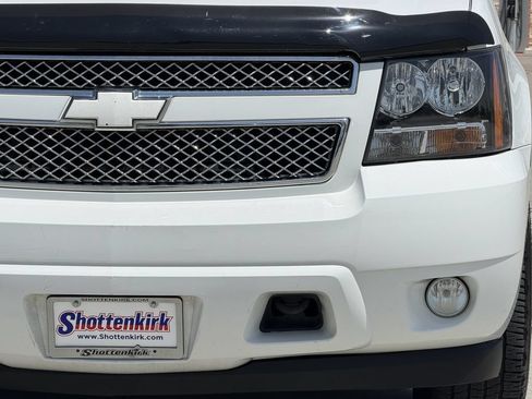 Used 2011 Chevrolet Avalanche LTZ AWD/4WD image 8