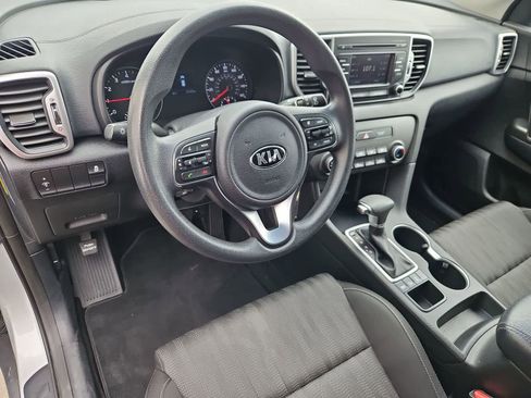 Used 2017 Kia Sportage LX AWD/4WD image 2