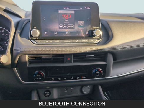 Used 2025 Nissan Rogue SV image 17