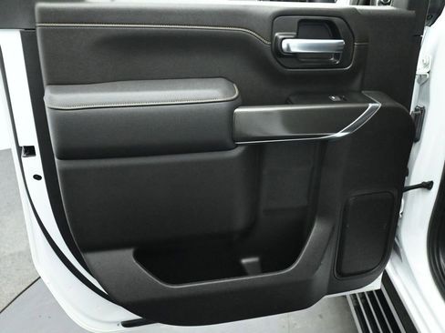 Used 2023 GMC Sierra 3500 AT4 image 13