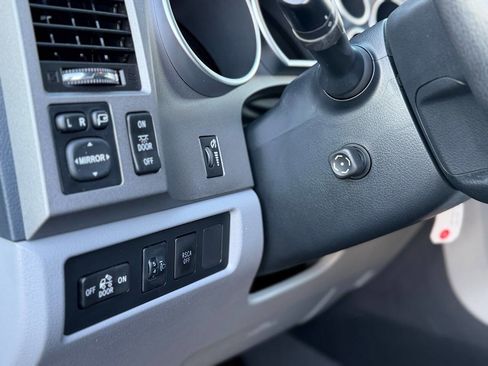 Used 2012 Toyota Tundra Limited w/ Platinum Pkg image 24