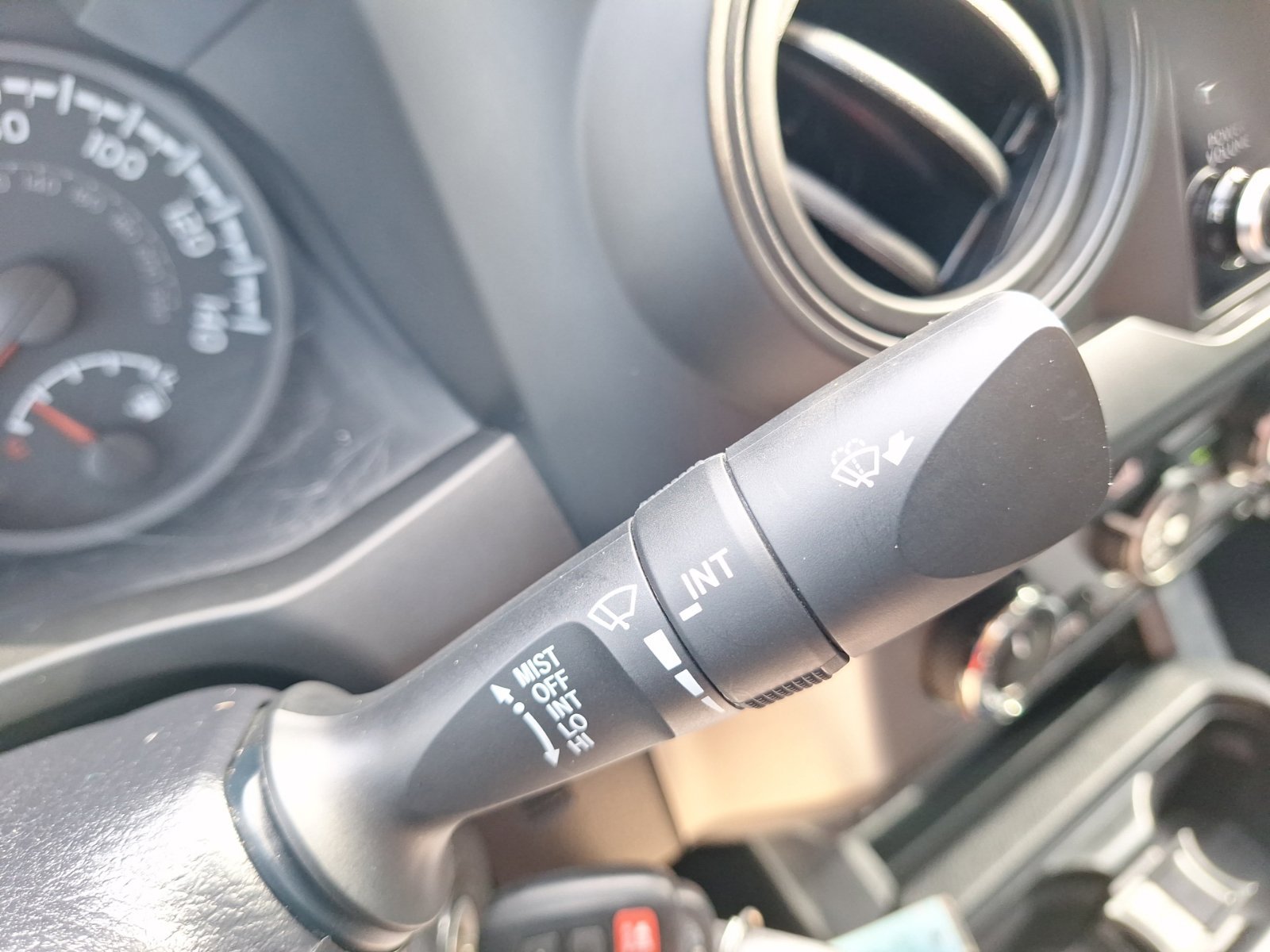 Used 2020 Toyota Tacoma SR AWD/4WD image 23