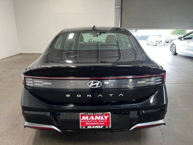 Used 2024 Hyundai Sonata SEL w/ Convenience Package FWD image 4