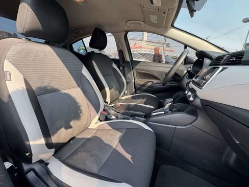 Used 2021 Nissan Versa SV image 21