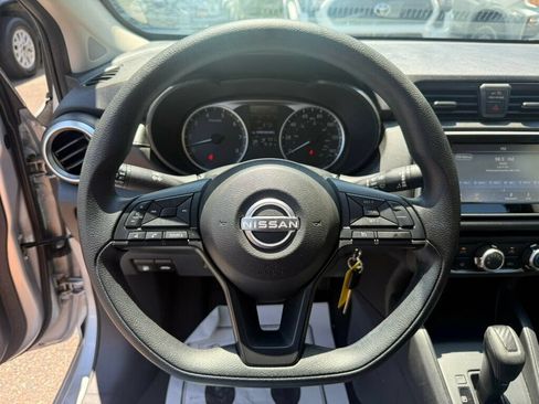 Used 2025 Nissan Versa S FWD image 5