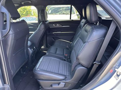 Used 2025 Ford Explorer ST-Line w/ ST-Line Street Pack AWD/4WD image 13