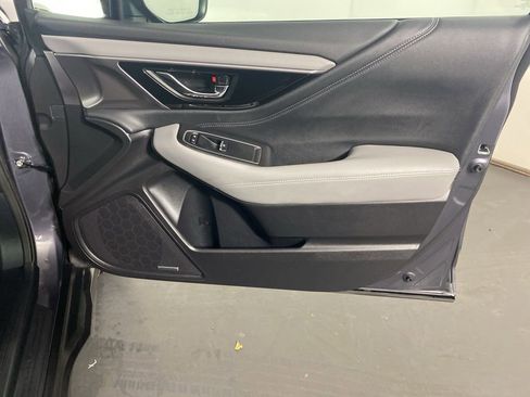 Used 2023 Subaru Outback Limited image 32