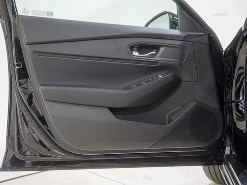 Certified 2025 Honda Accord SE image 17