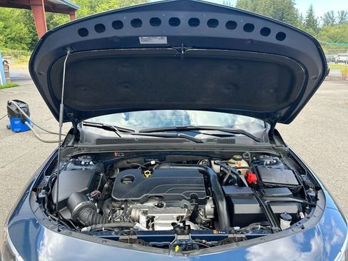 Used 2022 Chevrolet Malibu LT FWD image 29