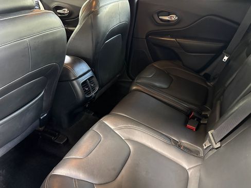 Used 2015 Jeep Cherokee Limited image 27