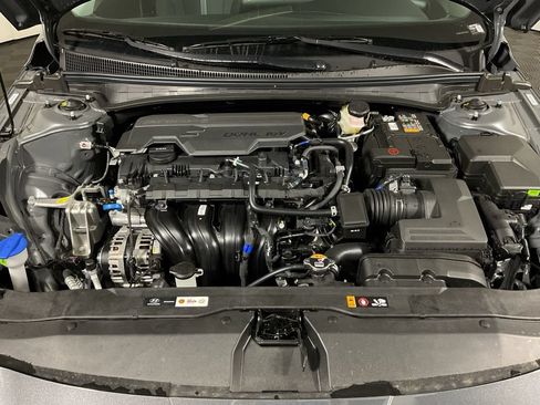 New 2026 Hyundai Elantra SE FWD image 7