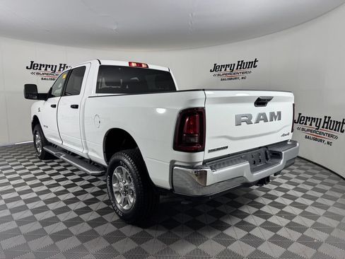 Used 2025 RAM 2500 Big Horn AWD/4WD image 9