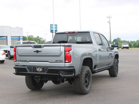New 2026 Chevrolet Silverado 2500 ZR2 w/ LPO, Dark Essentials Package AWD/4WD image 9