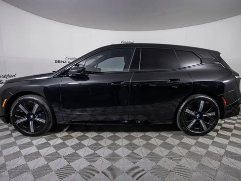 Used 2023 BMW iX xDrive50 w/ Sport Package AWD/4WD image 9