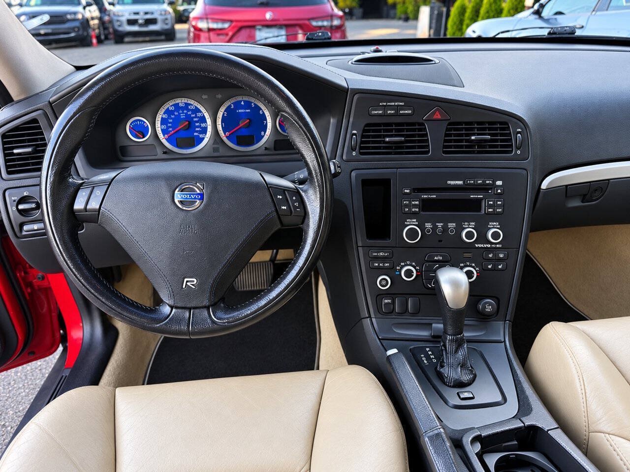 Used 2004 Volvo V70 R AWD/4WD image 11