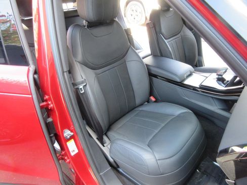 Used 2024 Land Rover Range Rover Sport SE AWD/4WD image 23
