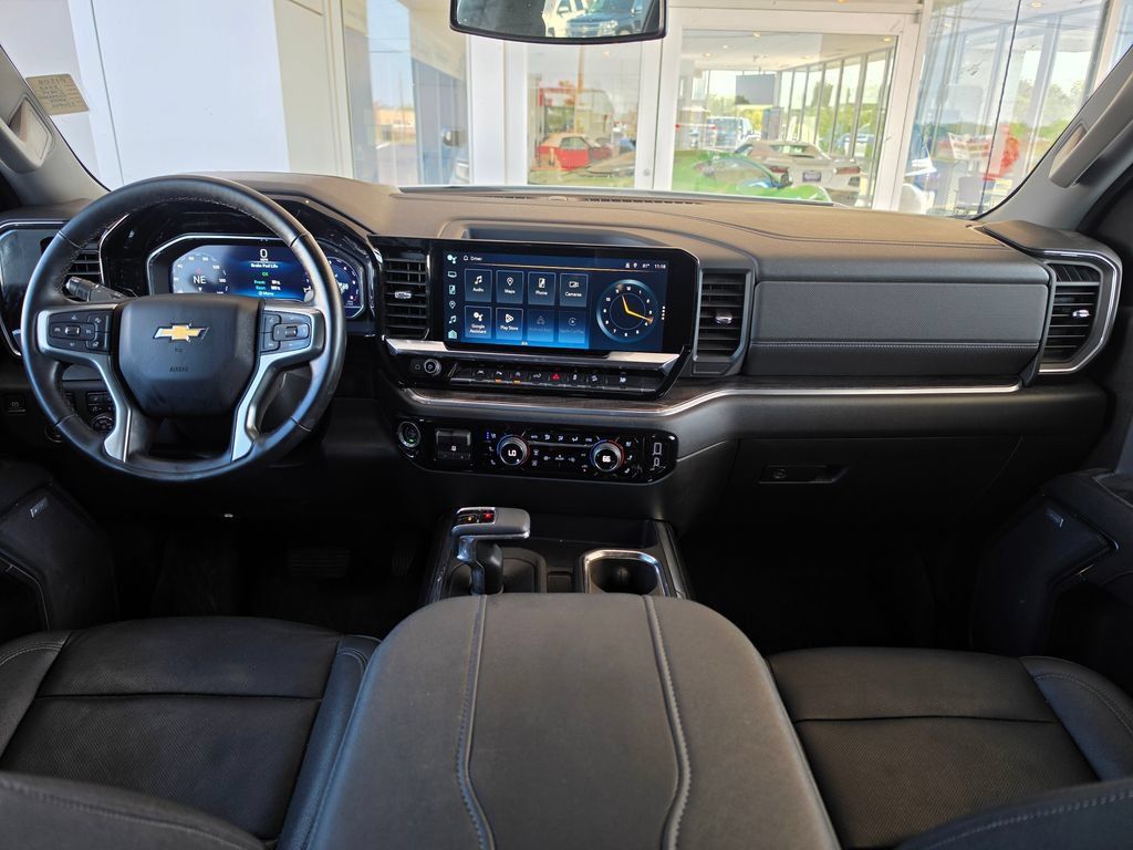 Used 2023 Chevrolet Silverado 1500 LTZ AWD/4WD image 17
