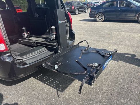 Used 2014 Dodge Grand Caravan SE FWD image 11