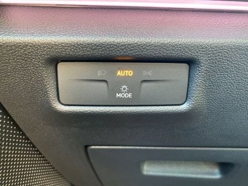 New 2025 Volkswagen Tiguan SE R-Line image 32