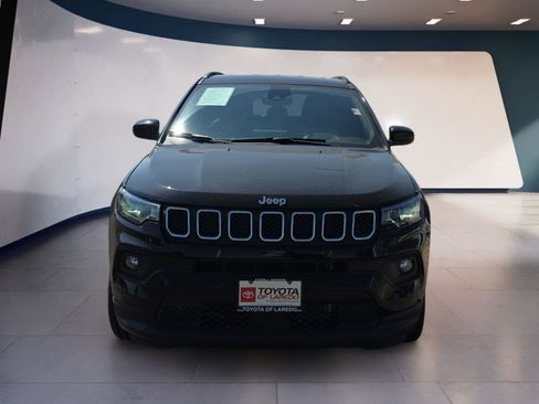 Used 2024 Jeep Compass Latitude image 8