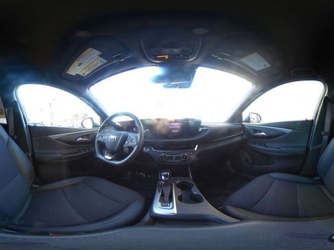 Used 2025 Buick Envista Preferred image 42