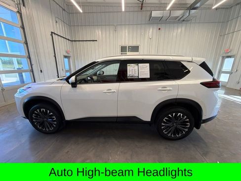 Used 2025 Nissan Rogue SL w/ Tech Package AWD/4WD image 10