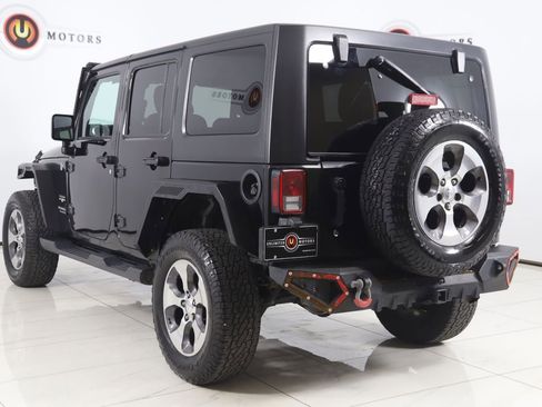 Used 2017 Jeep Wrangler Unlimited Sahara w/ Connectivity Group image 4