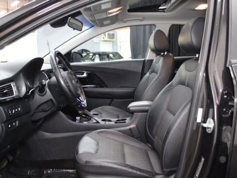 Used 2017 Kia Niro EX image 12