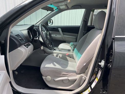 Used 2013 Toyota Highlander FWD image 10