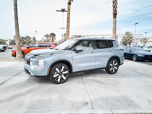 New 2026 Mitsubishi Outlander SE FWD image 4