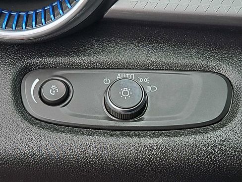 Used 2025 Chevrolet Trax LT image 24