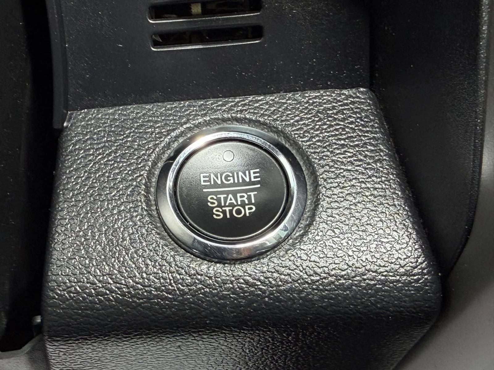 Used 2016 Ford F150 Lariat w/ Equipment Group 502A Luxury AWD/4WD image 32