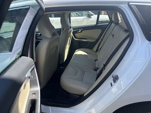 Used 2016 Volvo V60 T5 Platinum image 20