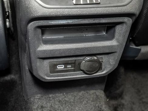 Used 2024 Volkswagen Tiguan SE FWD image 28