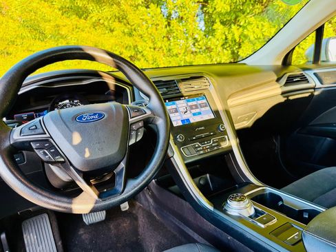Used 2019 Ford Fusion SE image 38