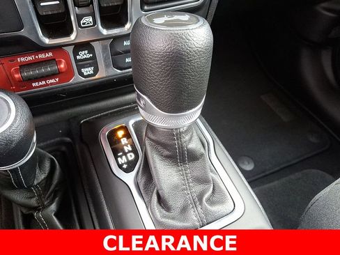 Used 2025 Jeep Wrangler Rubicon image 14