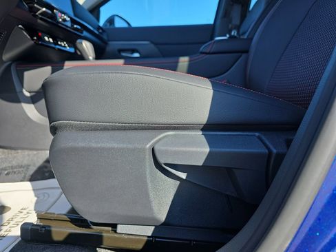 New 2026 Nissan Kicks SR FWD image 31