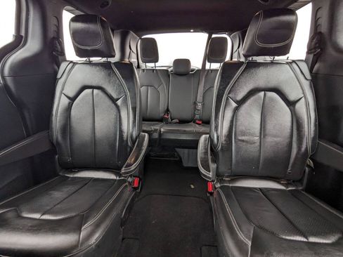 Used 2020 Chrysler Pacifica Touring-L AWD/4WD image 21
